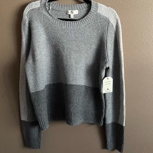 NWT Pinque Crewneck sweater Grey Colorblock